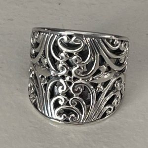 Filigree style silver ring